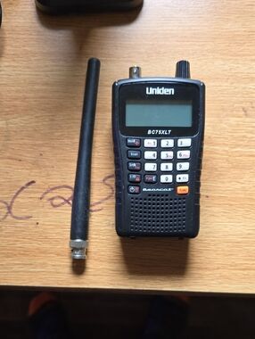 Uniden BC75XLT Handheld Scanner in Black